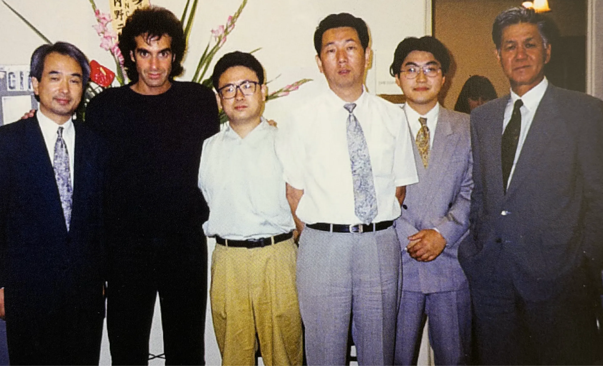 山田昭とマジシャンらが写る集合写真